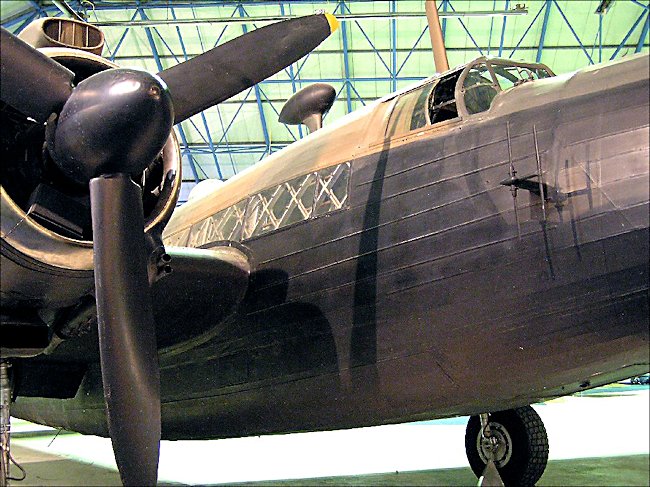 Piolots cockpit on a WW2 RAF Vickers-Armstrong Wellington Bomber