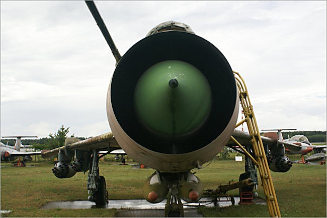 Sukhoi SU-7BKL Soviet Ground Attack Jet nose section